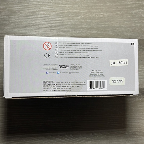 Danerys on throne Funko Pop - Picture 5 of 6